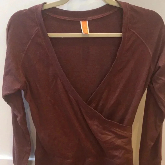 Lucy wrap top - Small - Picture 2 of 3